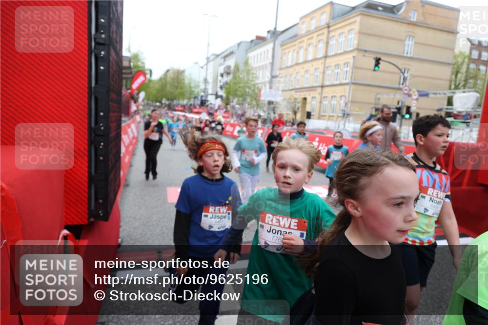 25.04.2026 - Das Zehntel Strokosch-Dieckow http://msf.ph/oto/9625196 25.04.2026 10:59:26 Ziel 5068, 5137, 5166, 5375, 5392, 5407, 5499, 5648, 5801, 5814, 5822, 5996, 6191, 6199, 6351, 6361, 6388, 6489, 6538, 6590, 6786, 6810, 6902, 6921, 6930, 7042, 7049, 7062, 7196, 7294, 7532, 7595, 7760, 8071 meine-sportfotos.de