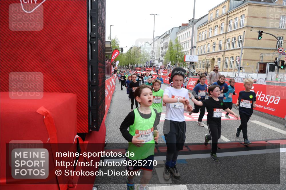 25.04.2026 - Das Zehntel Strokosch-Dieckow http://msf.ph/oto/9625270 25.04.2026 10:59:24 Ziel 5166, 5375, 5392, 5407, 5499, 5648, 5680, 5691, 5694, 5750, 5801, 5814, 5822, 5987, 5996, 6033, 6199, 6351, 6361, 6388, 6489, 6538, 6590, 6786, 6810, 6921, 6930, 7042, 7049, 7062, 7196, 7236, 7294, 7595, 7760, 7868, 8071 meine-sportfotos.de