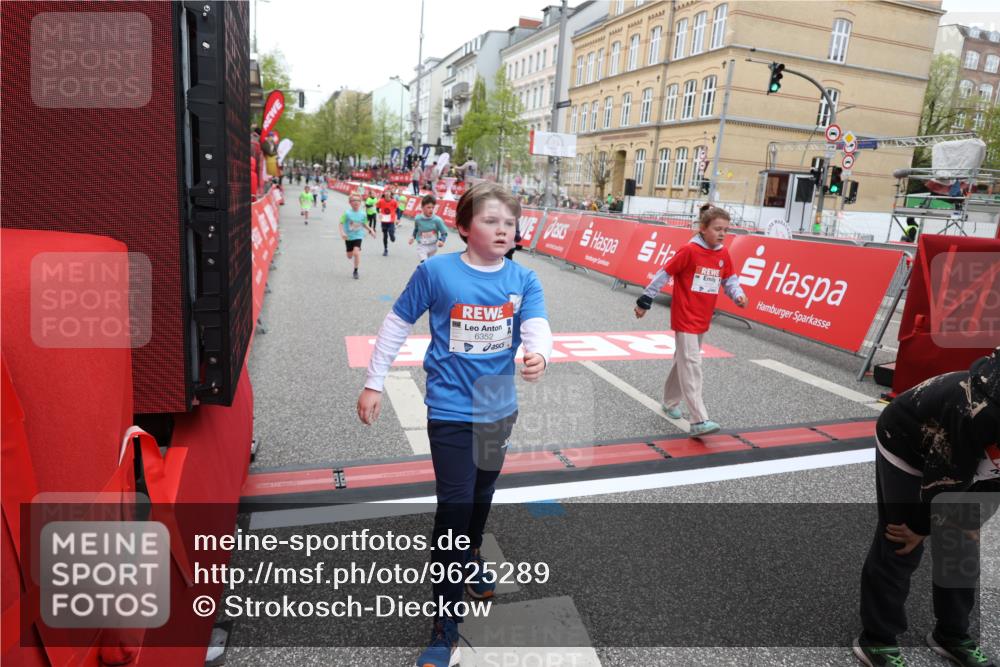 25.04.2026 - Das Zehntel Strokosch-Dieckow http://msf.ph/oto/9625289 25.04.2026 10:52:52 Ziel 5733, 6087, 6100, 6142, 6352, 6357, 7436, 7675, 7734, 7758, 8015, 8042 meine-sportfotos.de