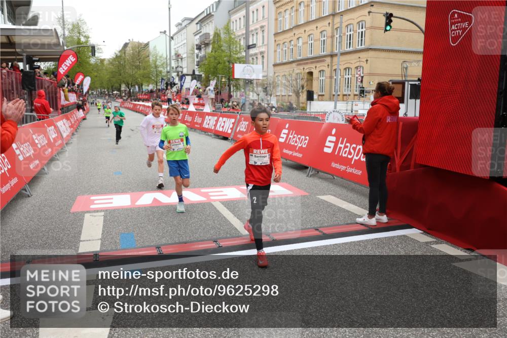 25.04.2026 - Das Zehntel Strokosch-Dieckow http://msf.ph/oto/9625298 25.04.2026 10:48:38 Ziel 5309, 6092, 6225, 7122, 8056 meine-sportfotos.de