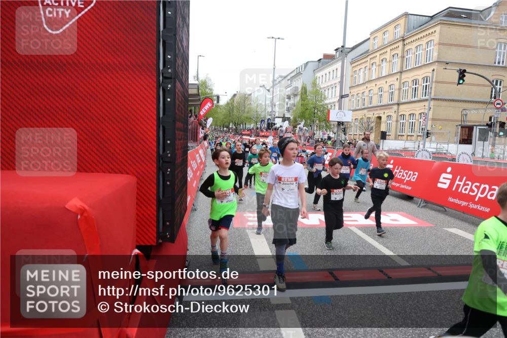 25.04.2026 - Das Zehntel Strokosch-Dieckow http://msf.ph/oto/9625301 25.04.2026 10:59:23 Ziel 5166, 5341, 5373, 5375, 5392, 5407, 5499, 5680, 5691, 5694, 5750, 5801, 5814, 5822, 5987, 5996, 6033, 6199, 6319, 6351, 6361, 6388, 6489, 6538, 6590, 6786, 6810, 6921, 6930, 7042, 7049, 7062, 7196, 7230, 7236, 7294, 7760, 7868, 8071 meine-sportfotos.de