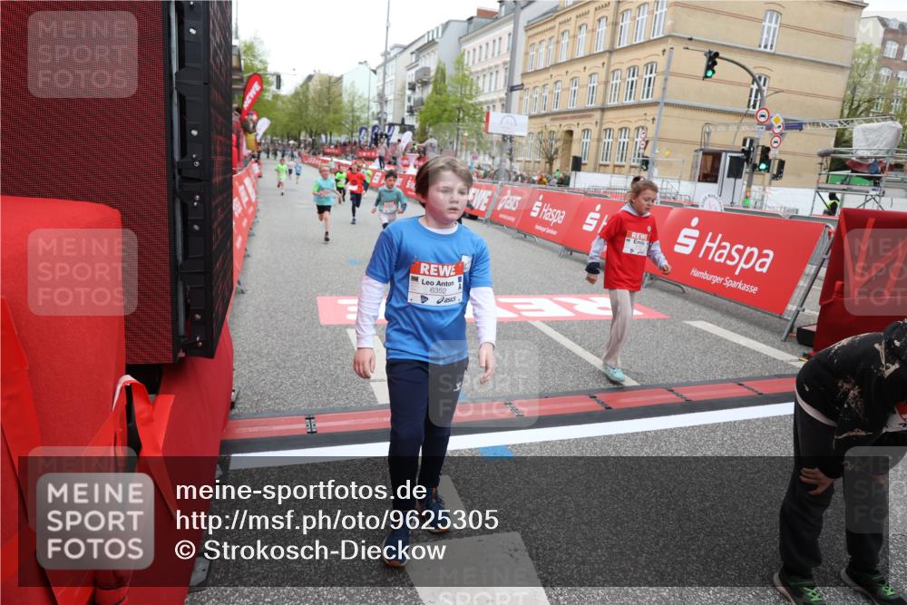 25.04.2026 - Das Zehntel Strokosch-Dieckow http://msf.ph/oto/9625305 25.04.2026 10:52:52 Ziel 5733, 6087, 6100, 6142, 6352, 6357, 7436, 7675, 7734, 7758, 8015, 8042 meine-sportfotos.de