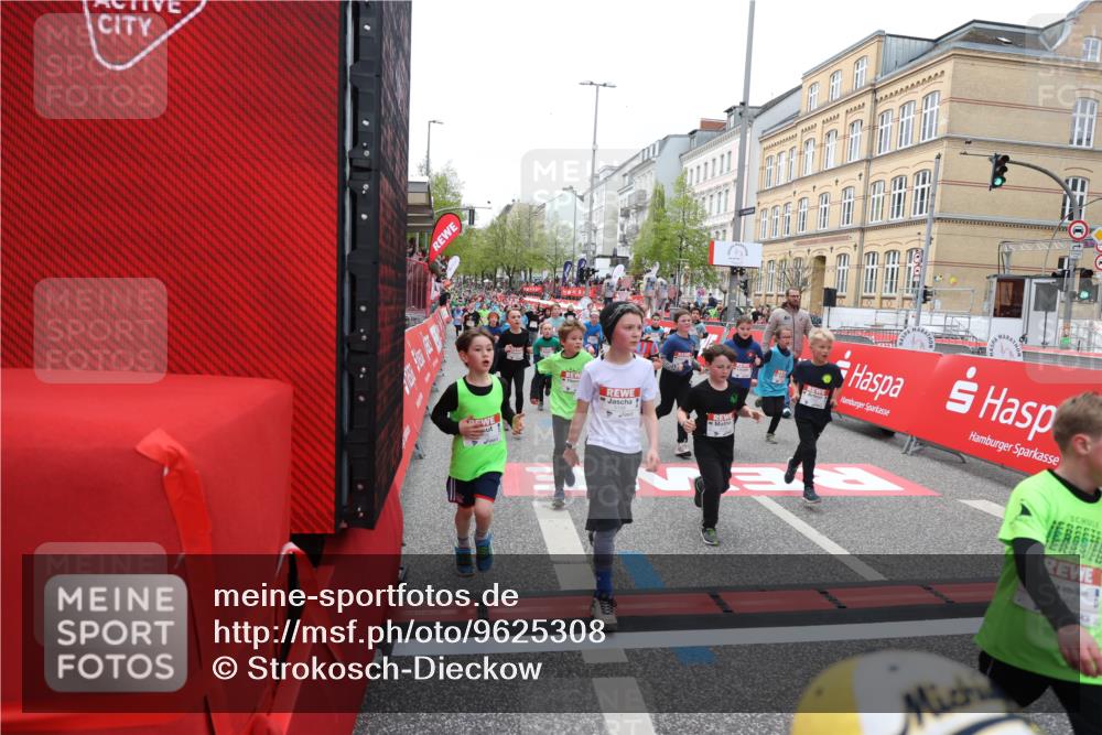 25.04.2026 - Das Zehntel Strokosch-Dieckow http://msf.ph/oto/9625308 25.04.2026 10:59:23 Ziel 5166, 5341, 5373, 5375, 5392, 5407, 5499, 5680, 5691, 5694, 5750, 5801, 5814, 5822, 5987, 5996, 6033, 6199, 6319, 6351, 6361, 6388, 6489, 6538, 6590, 6786, 6810, 6921, 6930, 7042, 7049, 7062, 7196, 7230, 7236, 7294, 7760, 7868, 8071 meine-sportfotos.de