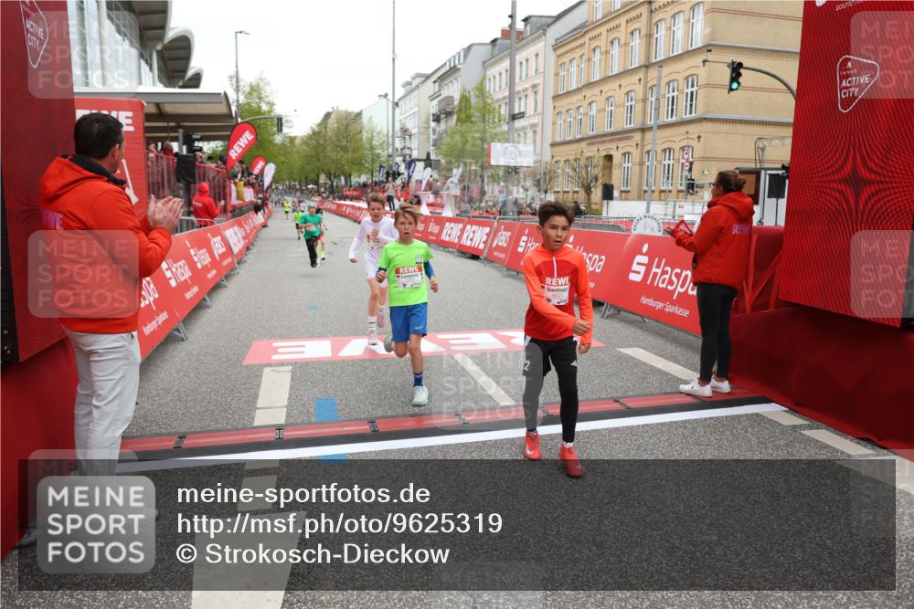 25.04.2026 - Das Zehntel Strokosch-Dieckow http://msf.ph/oto/9625319 25.04.2026 10:48:39 Ziel 5309, 6092, 6225, 7122, 8056, 8074 meine-sportfotos.de
