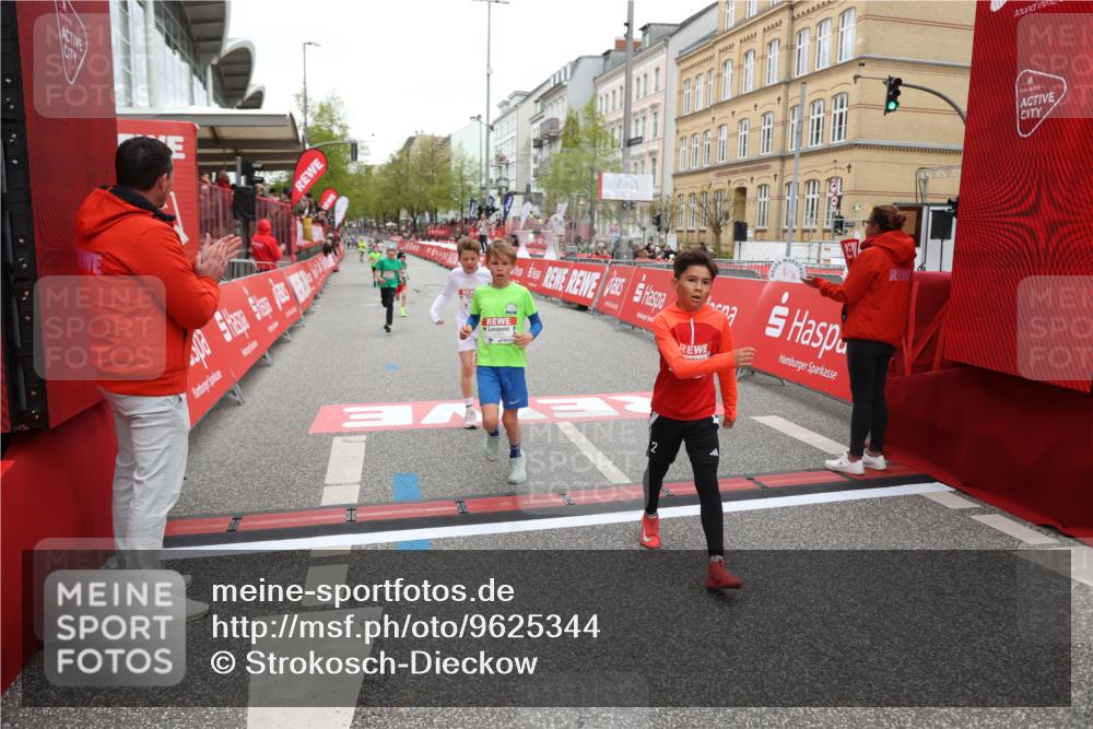25.04.2026 - Das Zehntel Strokosch-Dieckow http://msf.ph/oto/9625344 25.04.2026 10:48:39 Ziel 5309, 6092, 6225, 7122, 8056, 8074 meine-sportfotos.de