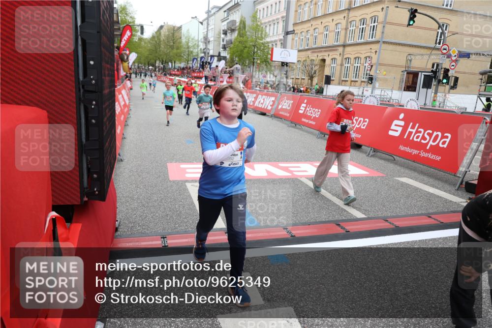 25.04.2026 - Das Zehntel Strokosch-Dieckow http://msf.ph/oto/9625349 25.04.2026 10:52:52 Ziel 5733, 6087, 6100, 6142, 6352, 6357, 7436, 7675, 7734, 7758, 8015, 8042 meine-sportfotos.de