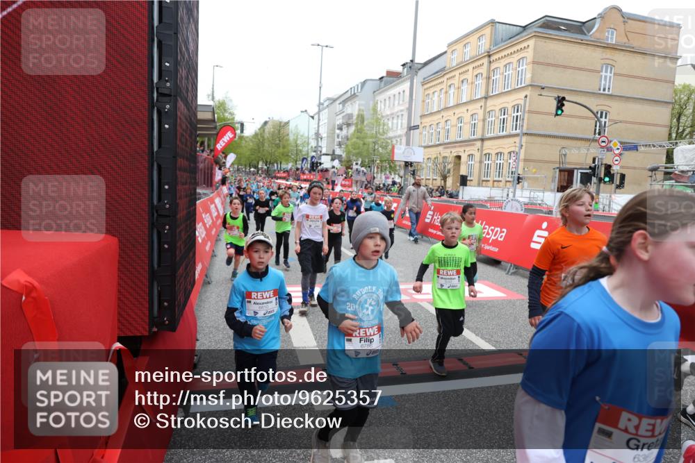 25.04.2026 - Das Zehntel Strokosch-Dieckow http://msf.ph/oto/9625357 25.04.2026 10:59:22 Ziel 5166, 5341, 5373, 5375, 5392, 5499, 5680, 5691, 5694, 5750, 5801, 5814, 5822, 5938, 5987, 5996, 6033, 6199, 6319, 6351, 6361, 6388, 6489, 6538, 6590, 6786, 6810, 6921, 6930, 7042, 7049, 7062, 7230, 7236, 7294, 7868 meine-sportfotos.de