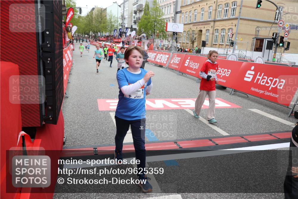 25.04.2026 - Das Zehntel Strokosch-Dieckow http://msf.ph/oto/9625359 25.04.2026 10:52:52 Ziel 5733, 6087, 6100, 6142, 6352, 6357, 7436, 7675, 7734, 7758, 8015, 8042 meine-sportfotos.de