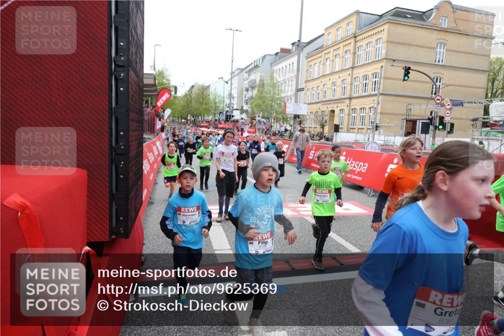 25.04.2026 - Das Zehntel Strokosch-Dieckow http://msf.ph/oto/9625369 25.04.2026 10:59:22 Ziel 5166, 5341, 5373, 5375, 5392, 5499, 5680, 5691, 5694, 5750, 5801, 5814, 5822, 5938, 5987, 5996, 6033, 6199, 6319, 6351, 6361, 6388, 6489, 6538, 6590, 6786, 6810, 6921, 6930, 7042, 7049, 7062, 7230, 7236, 7294, 7868 meine-sportfotos.de