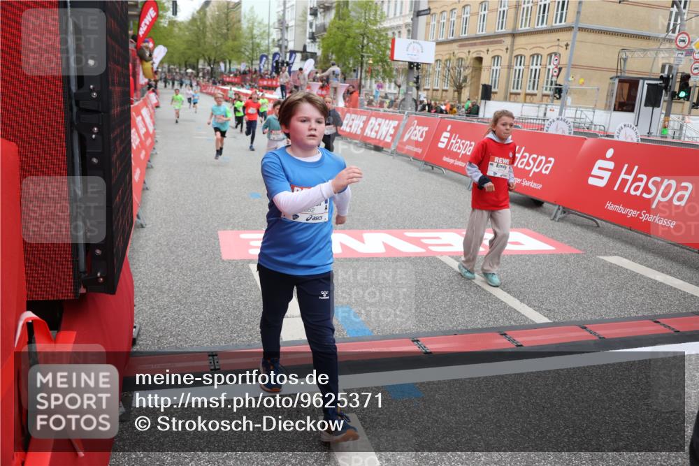 25.04.2026 - Das Zehntel Strokosch-Dieckow http://msf.ph/oto/9625371 25.04.2026 10:52:52 Ziel 5733, 6087, 6100, 6142, 6352, 6357, 7436, 7675, 7734, 7758, 8015, 8042 meine-sportfotos.de