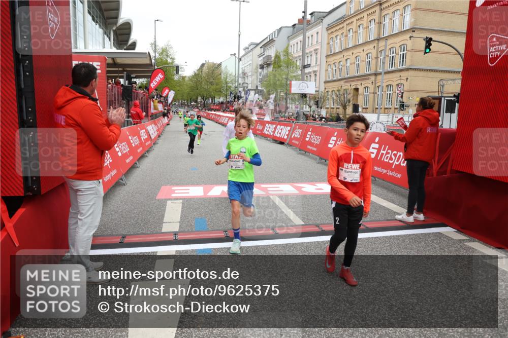 25.04.2026 - Das Zehntel Strokosch-Dieckow http://msf.ph/oto/9625375 25.04.2026 10:48:39 Ziel 5309, 6092, 6225, 7122, 8056, 8074 meine-sportfotos.de