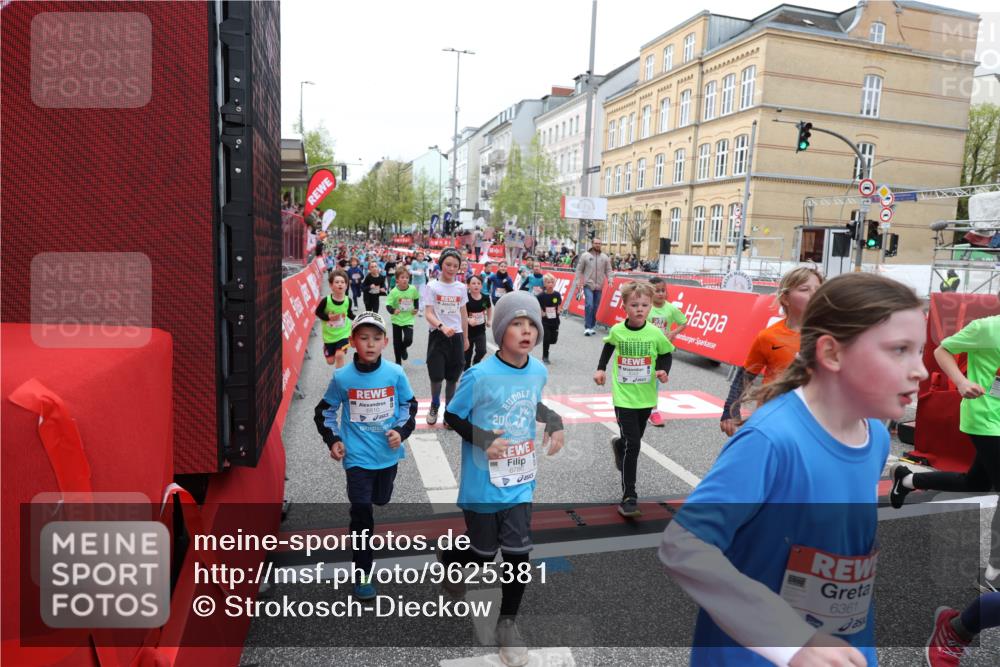 25.04.2026 - Das Zehntel Strokosch-Dieckow http://msf.ph/oto/9625381 25.04.2026 10:59:22 Ziel 5166, 5341, 5373, 5375, 5392, 5499, 5680, 5691, 5694, 5750, 5801, 5814, 5822, 5938, 5987, 5996, 6033, 6199, 6319, 6351, 6361, 6388, 6489, 6538, 6590, 6786, 6810, 6921, 6930, 7042, 7049, 7062, 7230, 7236, 7294, 7868 meine-sportfotos.de