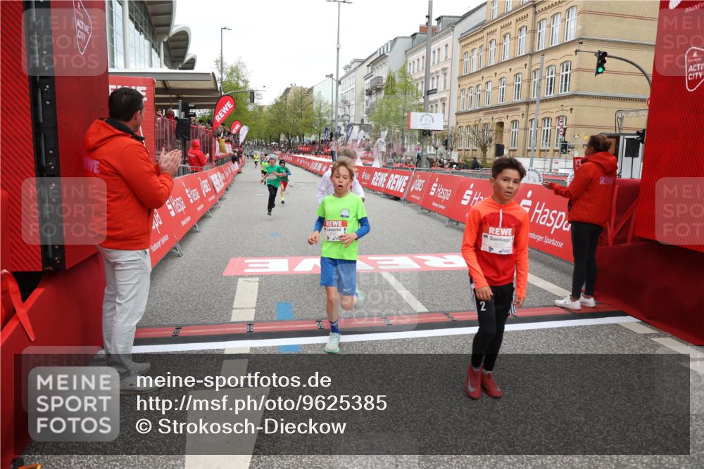 25.04.2026 - Das Zehntel Strokosch-Dieckow http://msf.ph/oto/9625385 25.04.2026 10:48:39 Ziel 5309, 6092, 6225, 7122, 8056, 8074 meine-sportfotos.de