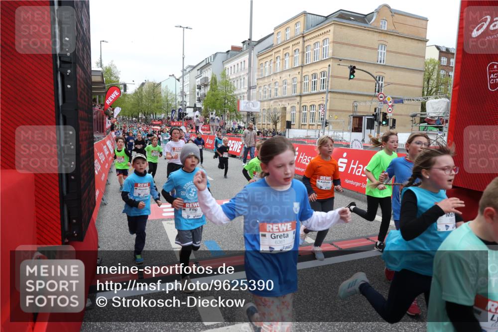 25.04.2026 - Das Zehntel Strokosch-Dieckow http://msf.ph/oto/9625390 25.04.2026 10:59:22 Ziel 5166, 5341, 5373, 5375, 5392, 5499, 5680, 5691, 5694, 5750, 5801, 5814, 5822, 5938, 5987, 5996, 6033, 6199, 6319, 6351, 6361, 6388, 6489, 6538, 6590, 6786, 6810, 6921, 6930, 7042, 7049, 7062, 7230, 7236, 7294, 7868 meine-sportfotos.de