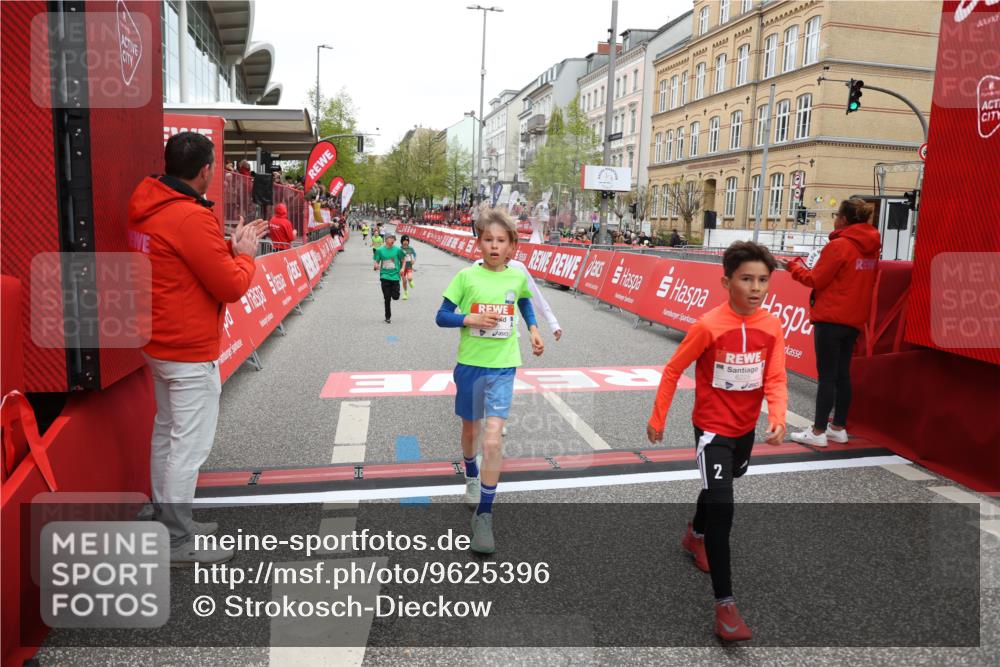 25.04.2026 - Das Zehntel Strokosch-Dieckow http://msf.ph/oto/9625396 25.04.2026 10:48:39 Ziel 5309, 6092, 6225, 7122, 8056, 8074 meine-sportfotos.de