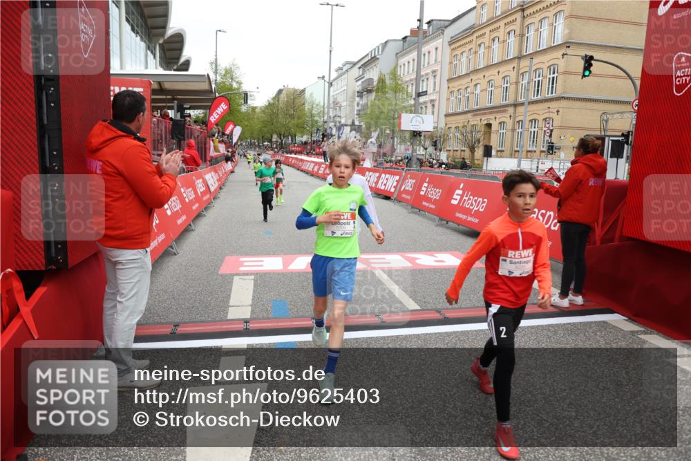 25.04.2026 - Das Zehntel Strokosch-Dieckow http://msf.ph/oto/9625403 25.04.2026 10:48:39 Ziel 5309, 6092, 6225, 7122, 8056, 8074 meine-sportfotos.de