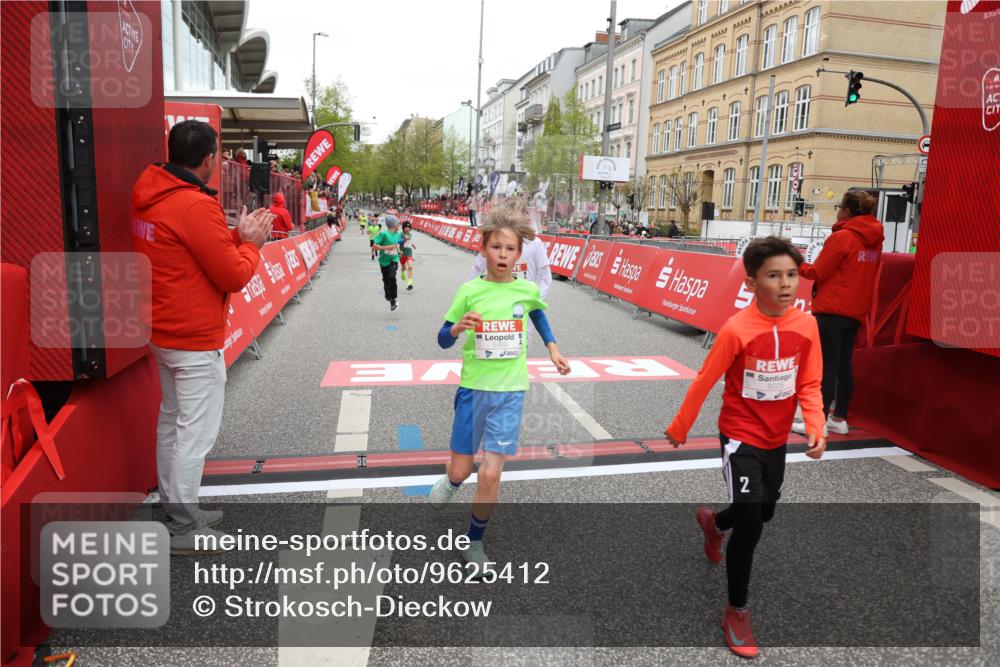 25.04.2026 - Das Zehntel Strokosch-Dieckow http://msf.ph/oto/9625412 25.04.2026 10:48:39 Ziel 5309, 6092, 6225, 7122, 8056, 8074 meine-sportfotos.de