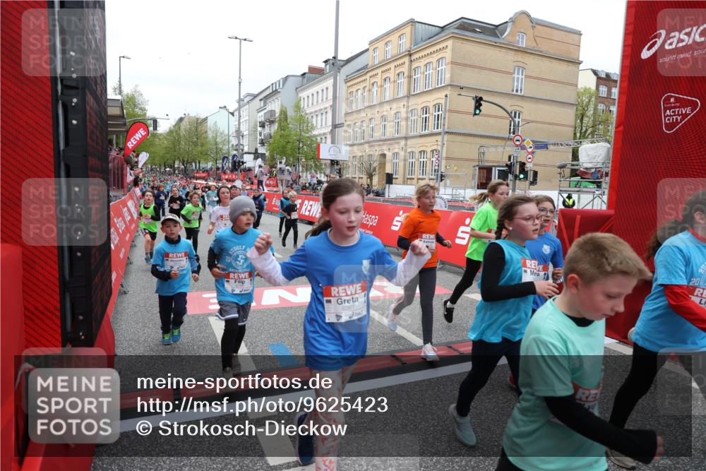 25.04.2026 - Das Zehntel Strokosch-Dieckow http://msf.ph/oto/9625423 25.04.2026 10:59:21 Ziel 5166, 5341, 5373, 5392, 5499, 5680, 5691, 5694, 5750, 5801, 5822, 5938, 5987, 5996, 6033, 6199, 6319, 6351, 6361, 6538, 6590, 6786, 6809, 6810, 6921, 6930, 7042, 7049, 7062, 7230, 7236, 7294, 7613, 7868 meine-sportfotos.de