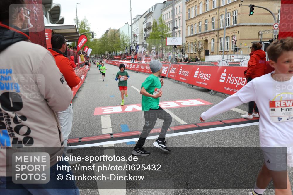 25.04.2026 - Das Zehntel Strokosch-Dieckow http://msf.ph/oto/9625432 25.04.2026 10:48:41 Ziel 5309, 6225, 6540, 8056, 8074 meine-sportfotos.de