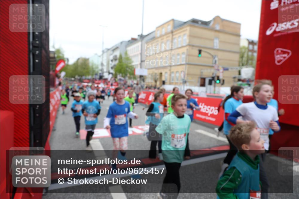 25.04.2026 - Das Zehntel Strokosch-Dieckow http://msf.ph/oto/9625457 25.04.2026 10:59:21 Ziel 5166, 5341, 5373, 5392, 5499, 5680, 5691, 5694, 5750, 5801, 5822, 5938, 5987, 5996, 6033, 6199, 6319, 6351, 6361, 6538, 6590, 6786, 6809, 6810, 6921, 6930, 7042, 7049, 7062, 7230, 7236, 7294, 7613, 7868 meine-sportfotos.de