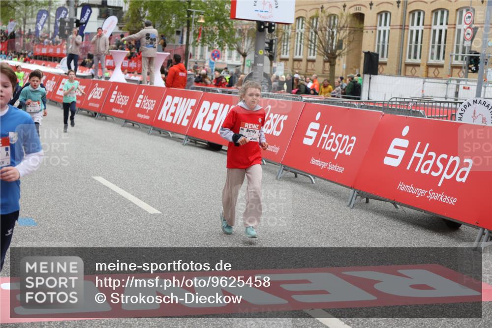 25.04.2026 - Das Zehntel Strokosch-Dieckow http://msf.ph/oto/9625458 25.04.2026 10:52:50 Ziel 5067, 5733, 6064, 6100, 6142, 6352, 6357, 6426, 7734, 7758, 8015, 8050 meine-sportfotos.de