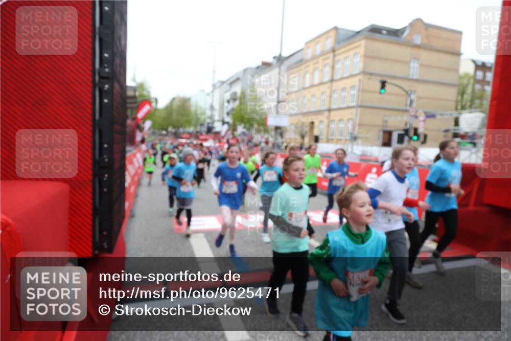 25.04.2026 - Das Zehntel Strokosch-Dieckow http://msf.ph/oto/9625471 25.04.2026 10:59:21 Ziel 5166, 5341, 5373, 5392, 5499, 5680, 5691, 5694, 5750, 5801, 5822, 5938, 5987, 5996, 6033, 6199, 6319, 6351, 6361, 6538, 6590, 6786, 6809, 6810, 6921, 6930, 7042, 7049, 7062, 7230, 7236, 7294, 7613, 7868 meine-sportfotos.de