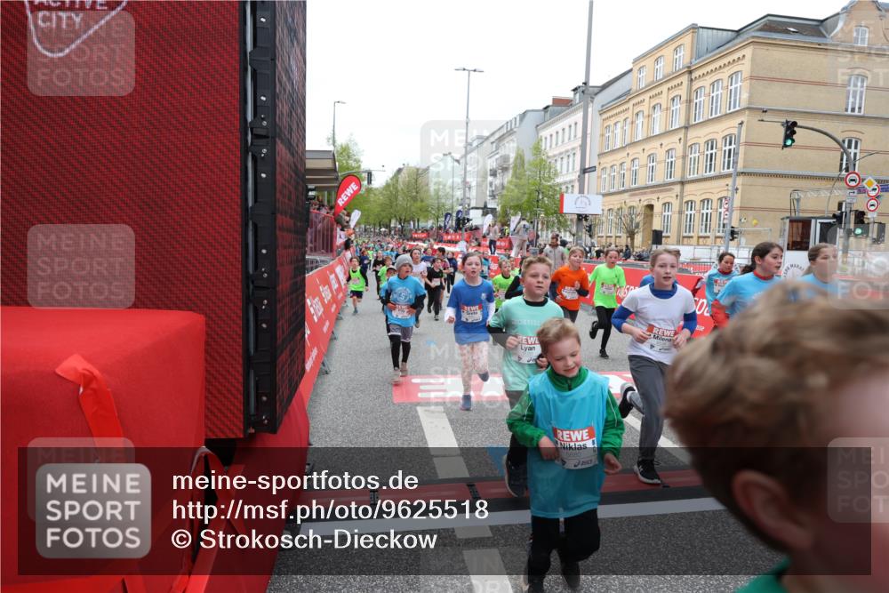 25.04.2026 - Das Zehntel Strokosch-Dieckow http://msf.ph/oto/9625518 25.04.2026 10:59:20 Ziel 5341, 5373, 5392, 5680, 5691, 5694, 5750, 5801, 5822, 5938, 5987, 6033, 6199, 6319, 6351, 6356, 6361, 6367, 6538, 6786, 6809, 6810, 6860, 6921, 6930, 7042, 7049, 7062, 7230, 7236, 7613, 7868 meine-sportfotos.de