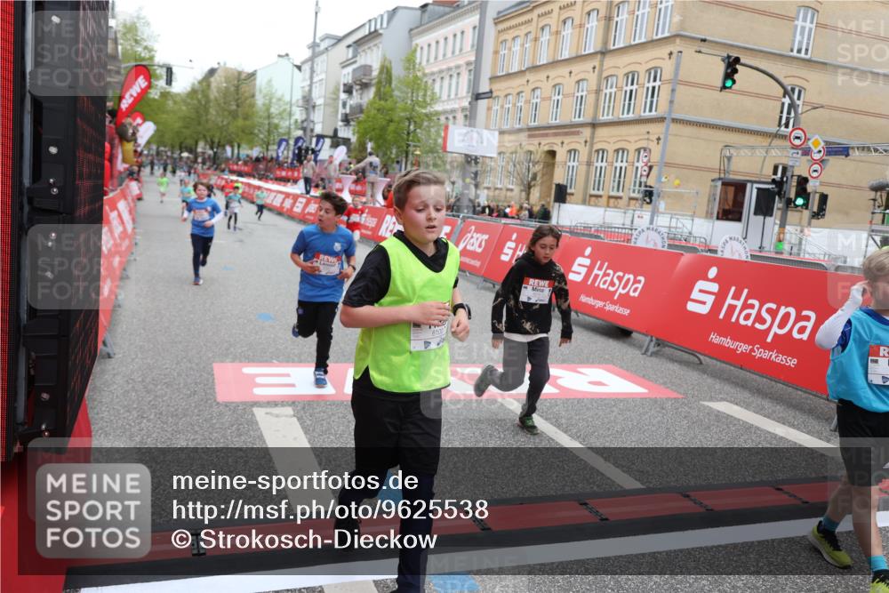 25.04.2026 - Das Zehntel Strokosch-Dieckow http://msf.ph/oto/9625538 25.04.2026 10:52:48 Ziel 5067, 5733, 6064, 6100, 6250, 6357, 6426, 7252, 7734, 7758, 7897, 8015, 8044, 8050 meine-sportfotos.de