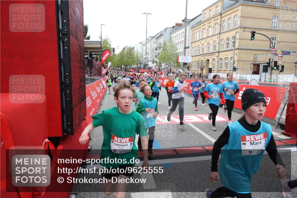 25.04.2026 - Das Zehntel Strokosch-Dieckow http://msf.ph/oto/9625555 25.04.2026 10:59:20 Ziel 5341, 5373, 5392, 5680, 5691, 5694, 5750, 5801, 5822, 5938, 5987, 6033, 6199, 6319, 6351, 6356, 6361, 6367, 6538, 6786, 6809, 6810, 6860, 6921, 6930, 7042, 7049, 7062, 7230, 7236, 7613, 7868 meine-sportfotos.de