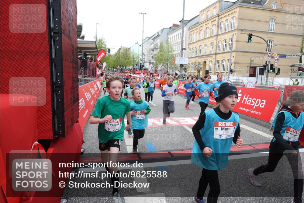 25.04.2026 - Das Zehntel Strokosch-Dieckow http://msf.ph/oto/9625588 25.04.2026 10:59:20 Ziel 5341, 5373, 5392, 5680, 5691, 5694, 5750, 5801, 5822, 5938, 5987, 6033, 6199, 6319, 6351, 6356, 6361, 6367, 6538, 6786, 6809, 6810, 6860, 6921, 6930, 7042, 7049, 7062, 7230, 7236, 7613, 7868 meine-sportfotos.de