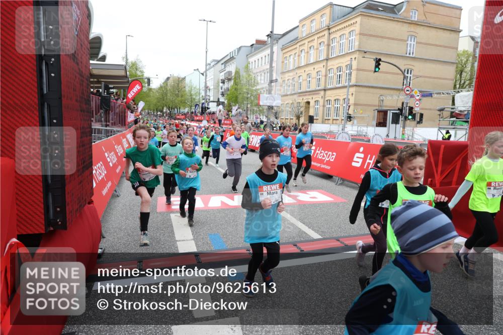 25.04.2026 - Das Zehntel Strokosch-Dieckow http://msf.ph/oto/9625613 25.04.2026 10:59:19 Ziel 5341, 5373, 5392, 5532, 5556, 5680, 5691, 5694, 5750, 5801, 5822, 5938, 5987, 6033, 6199, 6319, 6351, 6356, 6361, 6367, 6538, 6723, 6786, 6809, 6810, 6860, 6921, 6930, 7042, 7062, 7230, 7236, 7356, 7520, 7613, 7868 meine-sportfotos.de