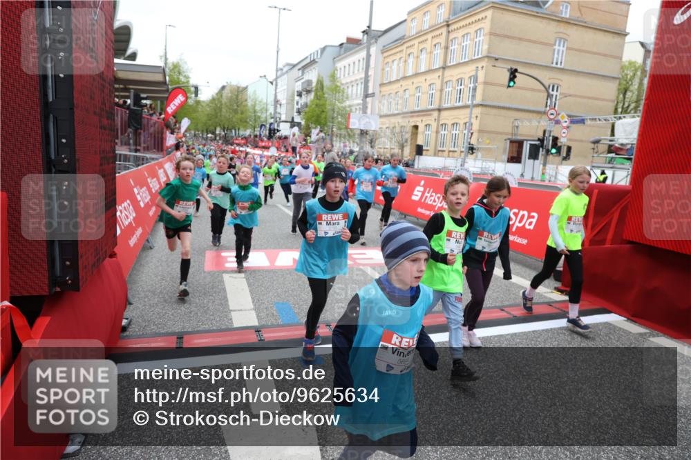 25.04.2026 - Das Zehntel Strokosch-Dieckow http://msf.ph/oto/9625634 25.04.2026 10:59:19 Ziel 5341, 5373, 5392, 5532, 5556, 5680, 5691, 5694, 5750, 5801, 5822, 5938, 5987, 6033, 6199, 6319, 6351, 6356, 6361, 6367, 6538, 6723, 6786, 6809, 6810, 6860, 6921, 6930, 7042, 7062, 7230, 7236, 7356, 7520, 7613, 7868 meine-sportfotos.de