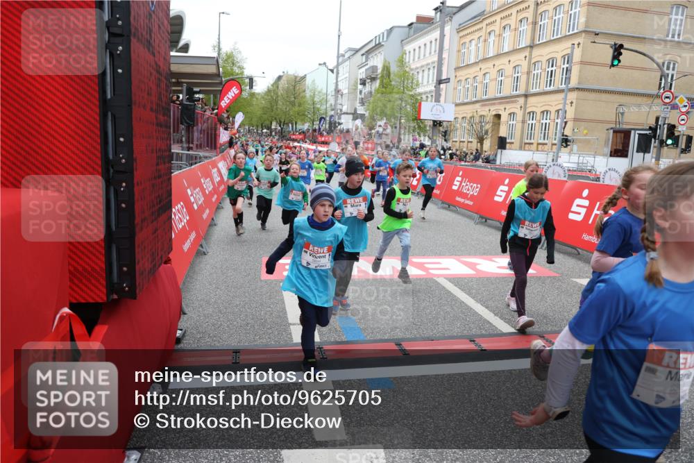25.04.2026 - Das Zehntel Strokosch-Dieckow http://msf.ph/oto/9625705 25.04.2026 10:59:18 Ziel 5212, 5341, 5373, 5532, 5556, 5680, 5691, 5694, 5731, 5750, 5757, 5801, 5822, 5938, 5987, 6033, 6319, 6356, 6361, 6367, 6538, 6723, 6809, 6843, 6860, 6921, 6930, 7144, 7230, 7236, 7356, 7520, 7613, 7868 meine-sportfotos.de