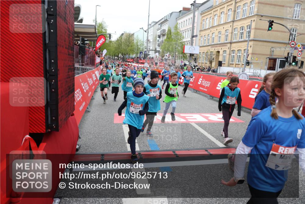 25.04.2026 - Das Zehntel Strokosch-Dieckow http://msf.ph/oto/9625713 25.04.2026 10:59:18 Ziel 5212, 5341, 5373, 5532, 5556, 5680, 5691, 5694, 5731, 5750, 5757, 5801, 5822, 5938, 5987, 6033, 6319, 6356, 6361, 6367, 6538, 6723, 6809, 6843, 6860, 6921, 6930, 7144, 7230, 7236, 7356, 7520, 7613, 7868 meine-sportfotos.de