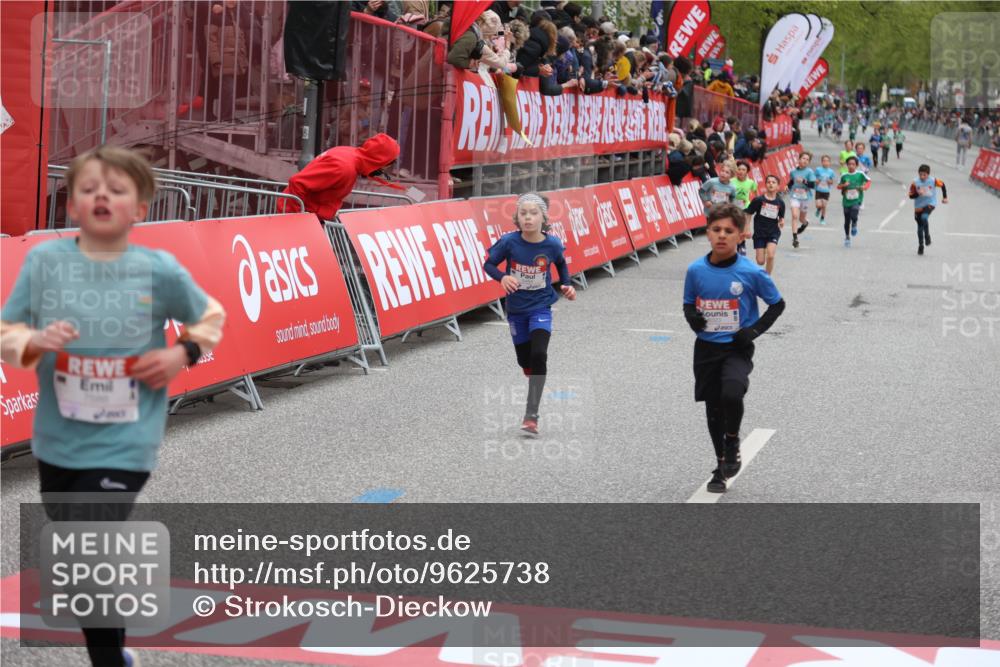 25.04.2026 - Das Zehntel Strokosch-Dieckow http://msf.ph/oto/9625738 25.04.2026 10:48:57 Ziel 5103, 5454, 5502, 6317, 6323, 6971, 7239, 7588, 7604, 7624, 8052, 8062 meine-sportfotos.de