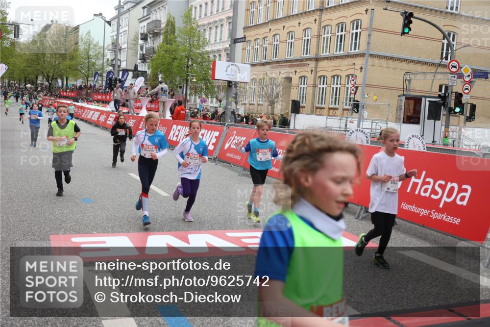 25.04.2026 - Das Zehntel Strokosch-Dieckow http://msf.ph/oto/9625742 25.04.2026 10:52:46 Ziel 5067, 5733, 6064, 6100, 6136, 6250, 6357, 6426, 7252, 7734, 7758, 7897, 7957, 7963, 8015, 8044, 8050 meine-sportfotos.de