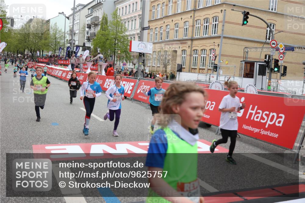 25.04.2026 - Das Zehntel Strokosch-Dieckow http://msf.ph/oto/9625757 25.04.2026 10:52:46 Ziel 5067, 5733, 6064, 6100, 6136, 6250, 6357, 6426, 7252, 7734, 7758, 7897, 7957, 7963, 8015, 8044, 8050 meine-sportfotos.de
