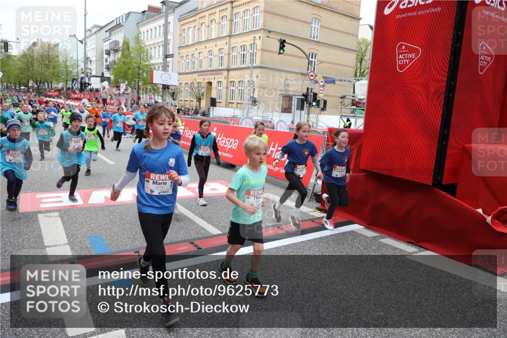 25.04.2026 - Das Zehntel Strokosch-Dieckow http://msf.ph/oto/9625773 25.04.2026 10:59:17 Ziel 5212, 5341, 5373, 5532, 5556, 5680, 5691, 5694, 5731, 5750, 5757, 5850, 5862, 5938, 5987, 6033, 6319, 6347, 6356, 6367, 6723, 6809, 6843, 6860, 7144, 7230, 7236, 7356, 7520, 7613, 7868 meine-sportfotos.de