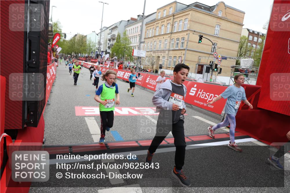 25.04.2026 - Das Zehntel Strokosch-Dieckow http://msf.ph/oto/9625843 25.04.2026 10:52:45 Ziel 5067, 5733, 6064, 6100, 6136, 6250, 6426, 7252, 7603, 7734, 7758, 7897, 7957, 7963, 8044, 8050 meine-sportfotos.de