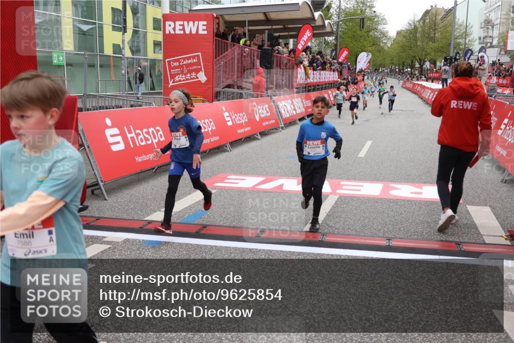 25.04.2026 - Das Zehntel Strokosch-Dieckow http://msf.ph/oto/9625854 25.04.2026 10:48:59 Ziel 5454, 6323, 6971, 7588, 7604, 7624, 8052 meine-sportfotos.de