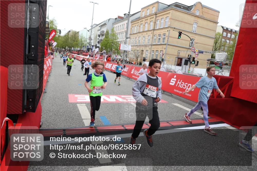 25.04.2026 - Das Zehntel Strokosch-Dieckow http://msf.ph/oto/9625857 25.04.2026 10:52:45 Ziel 5067, 5733, 6064, 6100, 6136, 6250, 6426, 7252, 7603, 7734, 7758, 7897, 7957, 7963, 8044, 8050 meine-sportfotos.de