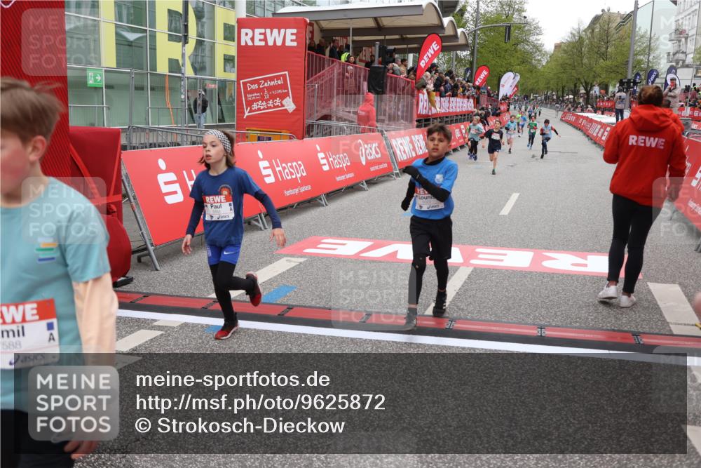 25.04.2026 - Das Zehntel Strokosch-Dieckow http://msf.ph/oto/9625872 25.04.2026 10:49:00 Ziel 5454, 6323, 7588, 7604 meine-sportfotos.de