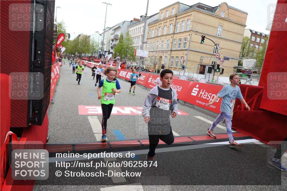 25.04.2026 - Das Zehntel Strokosch-Dieckow http://msf.ph/oto/9625874 25.04.2026 10:52:45 Ziel 5067, 5733, 6064, 6100, 6136, 6250, 6426, 7252, 7603, 7734, 7758, 7897, 7957, 7963, 8044, 8050 meine-sportfotos.de