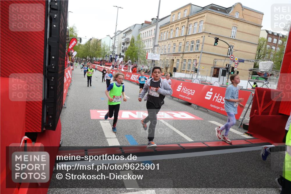 25.04.2026 - Das Zehntel Strokosch-Dieckow http://msf.ph/oto/9625901 25.04.2026 10:52:44 Ziel 5067, 6064, 6136, 6250, 6426, 7252, 7603, 7734, 7758, 7897, 7957, 7963, 8044, 8050 meine-sportfotos.de