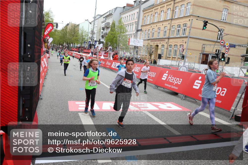 25.04.2026 - Das Zehntel Strokosch-Dieckow http://msf.ph/oto/9625928 25.04.2026 10:52:44 Ziel 5067, 6064, 6136, 6250, 6426, 7252, 7603, 7734, 7758, 7897, 7957, 7963, 8044, 8050 meine-sportfotos.de