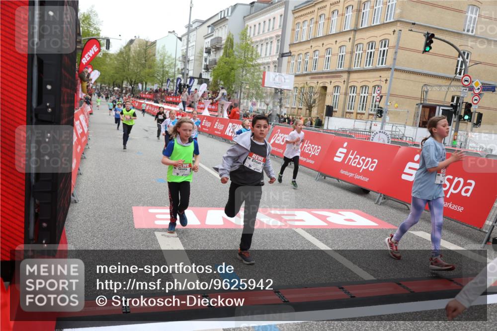 25.04.2026 - Das Zehntel Strokosch-Dieckow http://msf.ph/oto/9625942 25.04.2026 10:52:44 Ziel 5067, 6064, 6136, 6250, 6426, 7252, 7603, 7734, 7758, 7897, 7957, 7963, 8044, 8050 meine-sportfotos.de