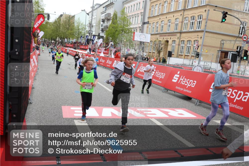 25.04.2026 - Das Zehntel Strokosch-Dieckow http://msf.ph/oto/9625955 25.04.2026 10:52:44 Ziel 5067, 6064, 6136, 6250, 6426, 7252, 7603, 7734, 7758, 7897, 7957, 7963, 8044, 8050 meine-sportfotos.de