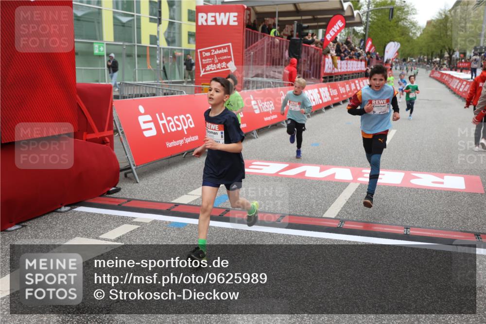 25.04.2026 - Das Zehntel Strokosch-Dieckow http://msf.ph/oto/9625989 25.04.2026 10:49:04 Ziel 5454, 6323, 6685, 6889, 7315, 7549, 7696 meine-sportfotos.de