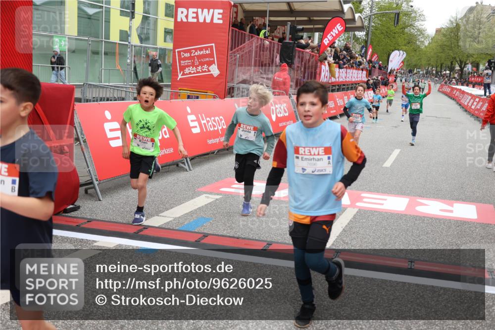 25.04.2026 - Das Zehntel Strokosch-Dieckow http://msf.ph/oto/9626025 25.04.2026 10:49:04 Ziel 5454, 6323, 6685, 6889, 7315, 7549, 7696 meine-sportfotos.de