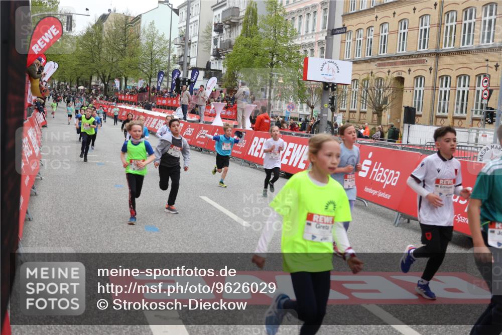25.04.2026 - Das Zehntel Strokosch-Dieckow http://msf.ph/oto/9626029 25.04.2026 10:52:43 Ziel 5067, 6064, 6136, 6250, 6426, 7252, 7603, 7721, 7897, 7957, 7963, 8044, 8050 meine-sportfotos.de